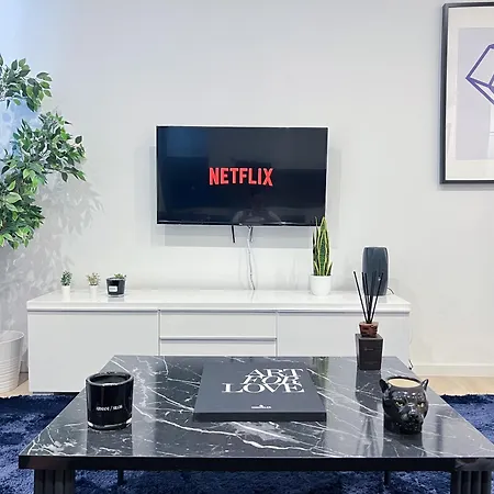 The Boutique - Hebrew Quarter 4*