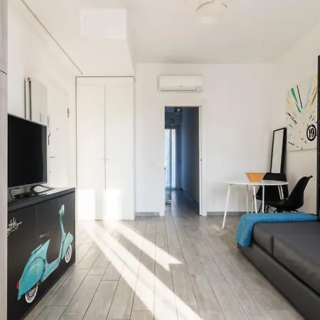 Monolocale Sismondi Apartman *