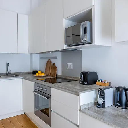 Rail24 - 9 Min Dal Duomo - Stazione Apartment *
