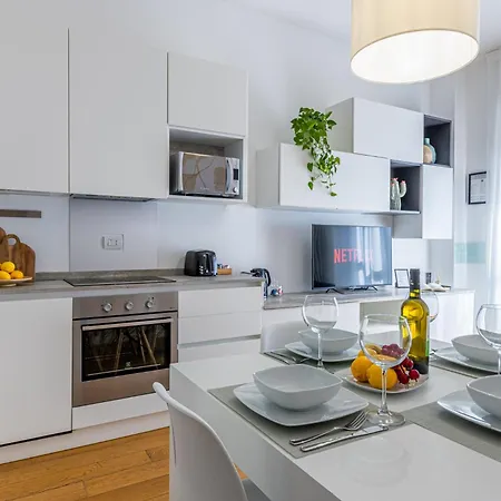 Rail24 - 9 Min Dal Duomo - Stazione Lägenhet *