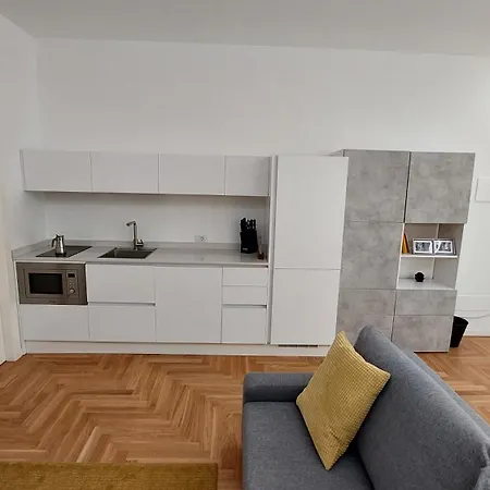 Appartement Moderno Tra Stazione E Loreto *