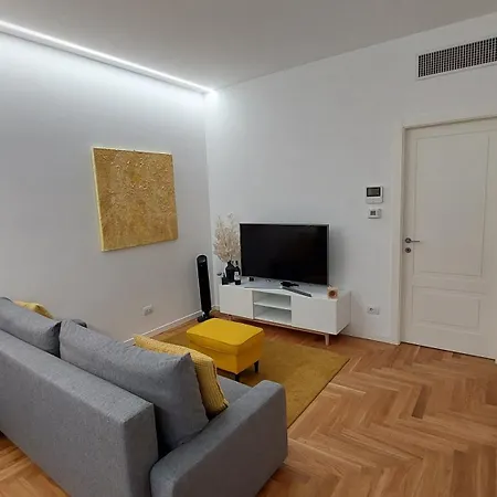 Moderno Tra Stazione E Loreto Apartment *