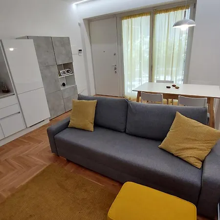 Moderno Tra Stazione E Loreto * Milaan