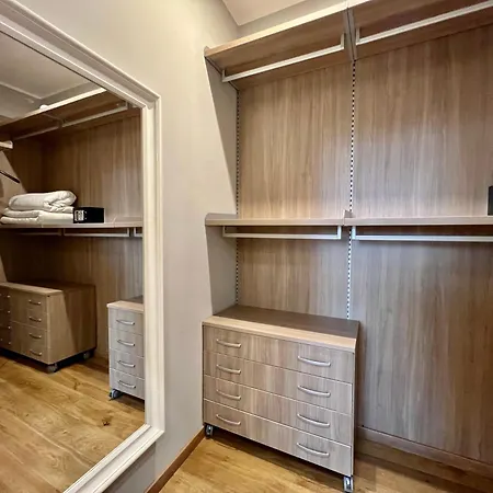 New Wonderful Bilo With Walk-in Closet From Moscova *