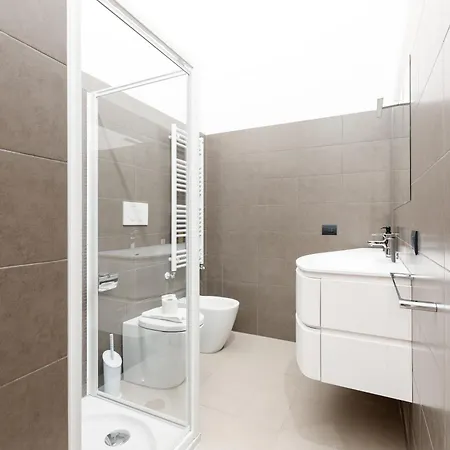Apartment Cozy Corner With Balcony And Private Garage! Milan