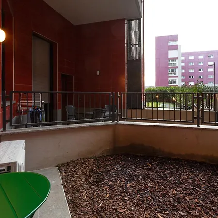 Apartment Cozy Corner With Balcony And Private Garage! *