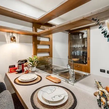 Kibilu - Via Dell'unione - Centre - Duomo * Milán