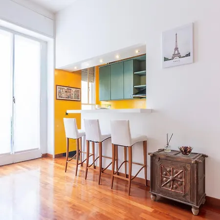 At - Turati/porta Nuova Apartmán *