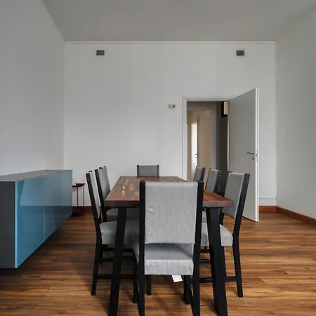 Joivy Chic 3-bed Flat Near Colonne Di San Lorenzo