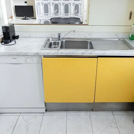 Elegante Bilocale In Montenapoleone - Brera Milano