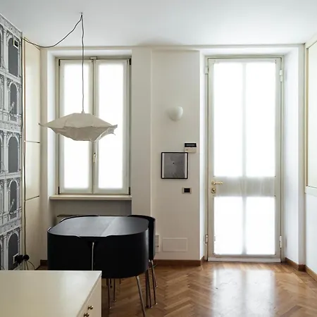 Daire Elegante Bilocale In Montenapoleone - Brera *