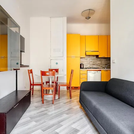 Joivy Stylish 2-bed Flat, Easy Access To Centre Apartment *