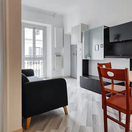 Joivy Stylish 2-bed Flat, Easy Access To Centre Milan