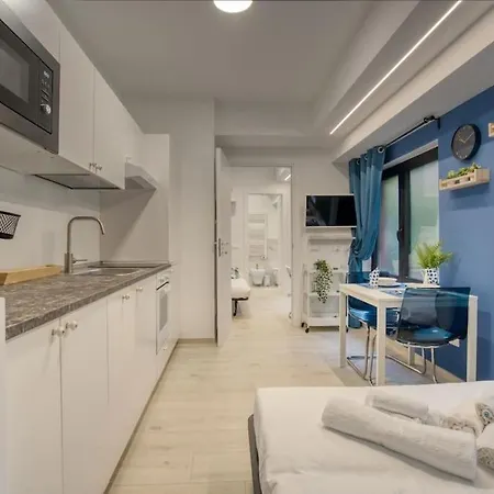 Suzzani 273 - Interno B1 *