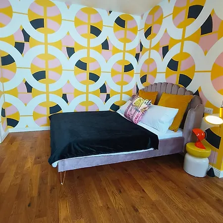 Designed 2 In Urban With Ac, Wifi And Subway 아파트 *