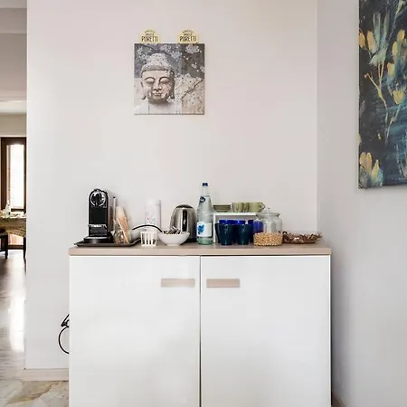 Homestay Confortevole Stanza In Condiviso A Due Passi Dall'aeroporto Di Linate