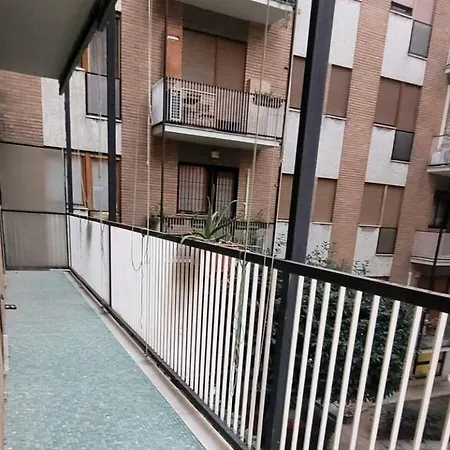 Homestay Confortevole Stanza In Condiviso A Due Passi Dall'aeroporto Di Linate