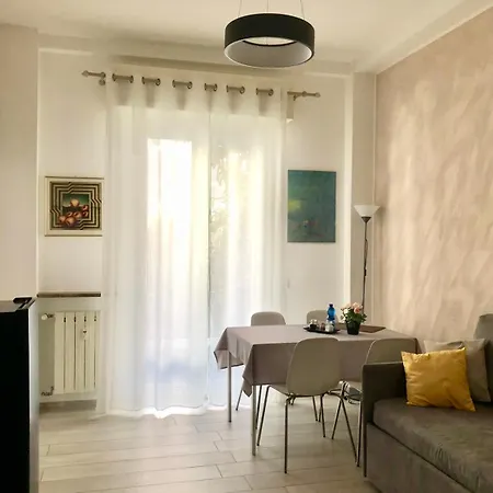 Lovely 2 With Small Garden