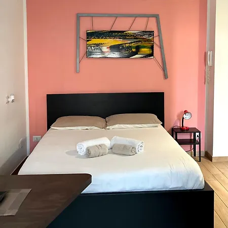 Apartment Fully Equipped Design In San Siro