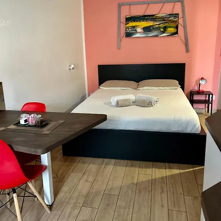 Fully Equipped Design In San Siro Apartment *