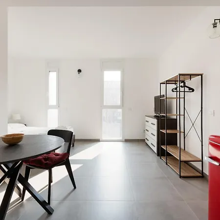 Apartment Guesthost - Udine M2 - Bright And Cozy Milan