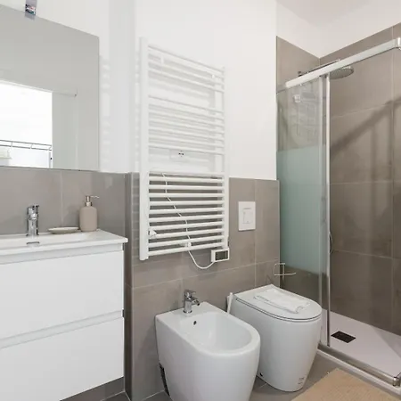 Guesthost - Udine M2 - Bright And Cozy Apartman Milánó