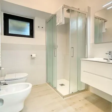 Suzzani 273 - Interno A2 *