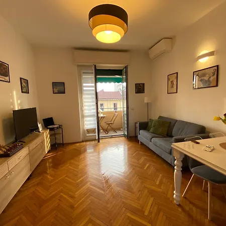 아파트 Daniela's Spazioso Ai Navigli *