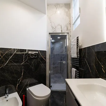 Apartament Intrho - Duomo Modern With Hammam Mediolan