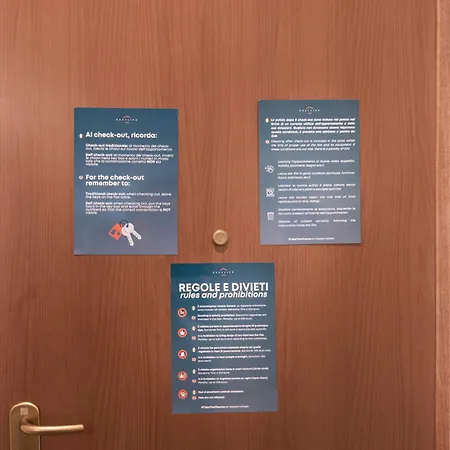 Easylife - - Tunisia 36 - Porta Venezia Apartment