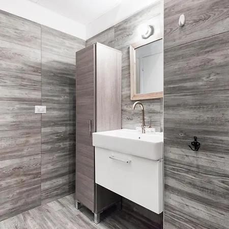 Apartment Wonderful Flat Repubblica Station Milan