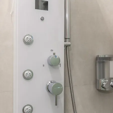 Апартаменты Ourjoy & Skyjoy Units - Via M Gioia, 47 - Wifi, Private Parking, Station,