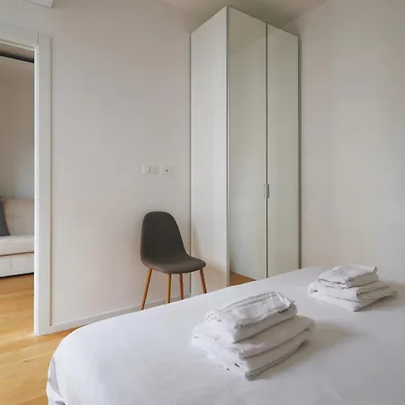 Bande Nere I Urban Spot Milão