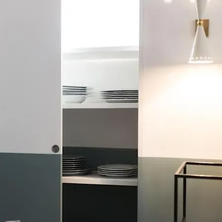 New Elegant Flat 3 Min From Station. 아파트 밀라노