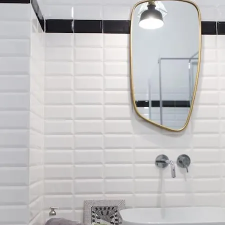 New Elegant Flat 3 Min From Station. ميلان