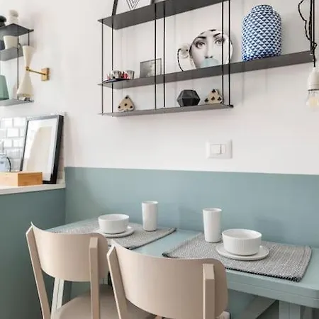 New Elegant Flat 3 Min From Station. شقة