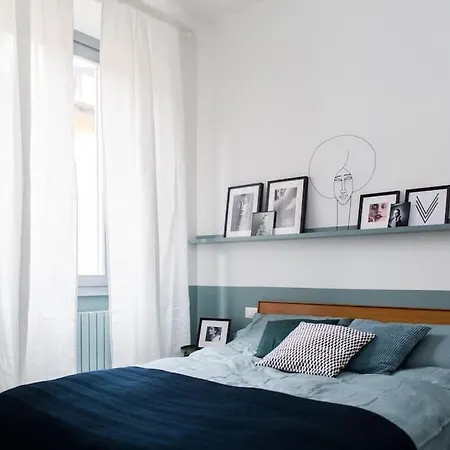 New Elegant Flat 3 Min From Station. شقة *