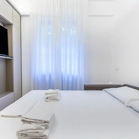 Via Tadino- Centrale 2pax Wi-fi Appartement