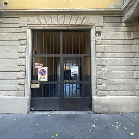 Xenia - In Fondazione Prada Daire *