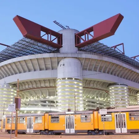 Bilocale In Bande Nere-metro Rossa Duomo *