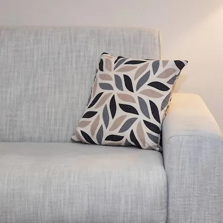 Italstay - Canonica Attic Apartman *