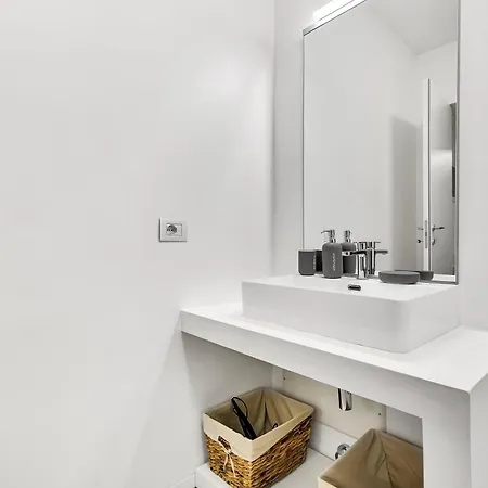 Design & Comfort - Loft In Milan's Historic Center