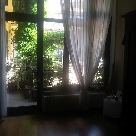Phili House Apartmán *
