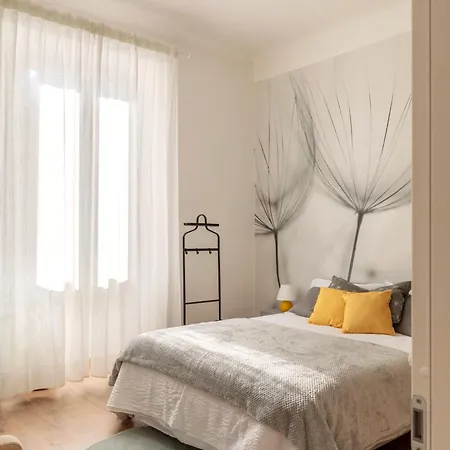 The House Of Dandelions - Duomo In 15min By Metro M3 Apartment