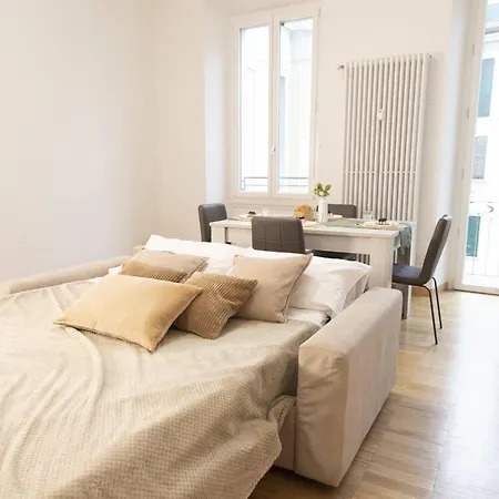 We - Premuda Boutique, Mediolan