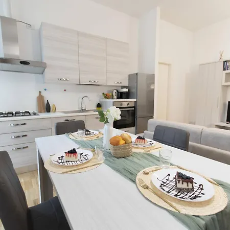 We - Premuda Boutique, * Милан