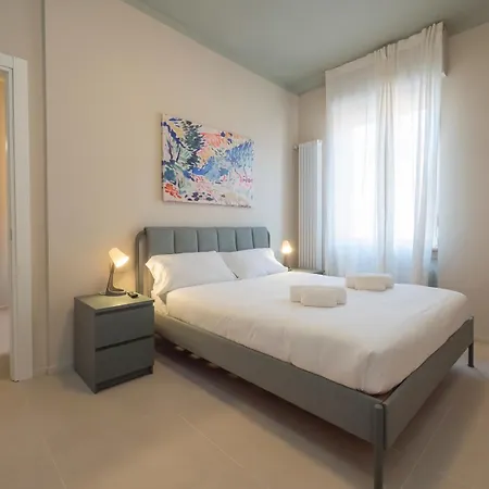 Ihost - Stendhal 49 * Milaan