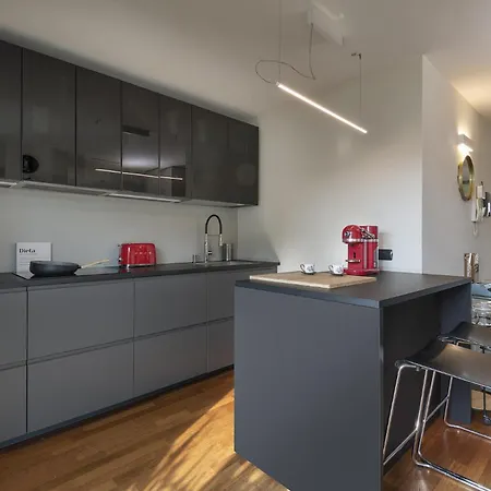 Giresio 41 - Your Penthouse With Rooftop Garden In Navigli - Wifi Milaan