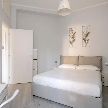Adorable Centre, 2 Bd, 4 Guests Apartment