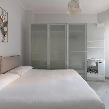 Adorable Centre, 2 Bd, 4 Guests Apartment